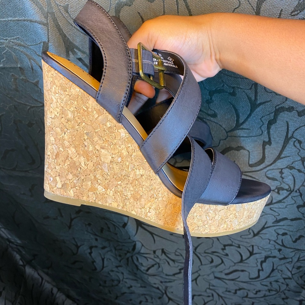 Black/Cork women’s wedges